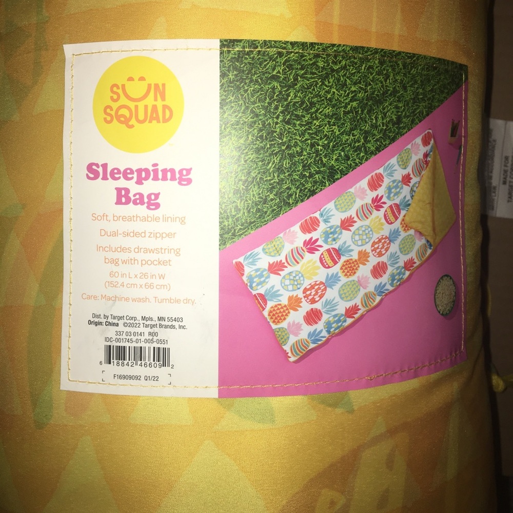 Pineapple sleeping bag with drawstring bag